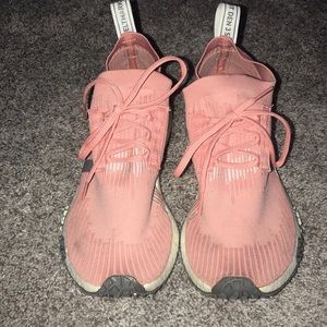 pink 3 striped adidas tennis shoes
